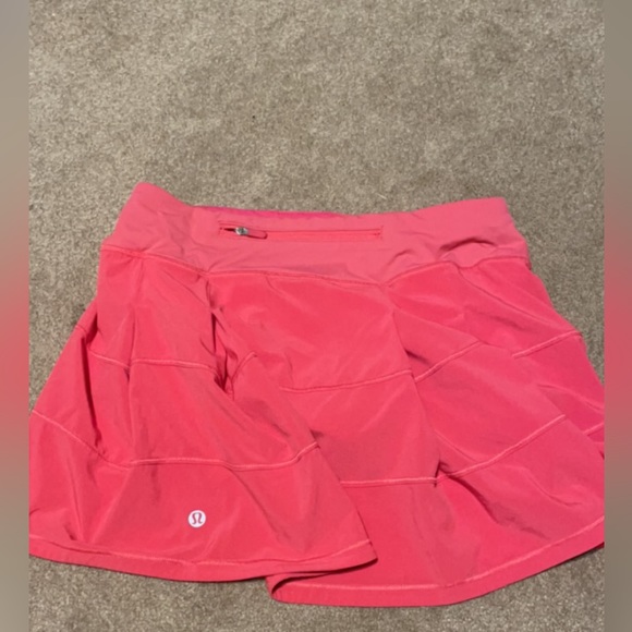 BRAND NEW sonic pink lululemon skirt!! - Picture 1 of 2